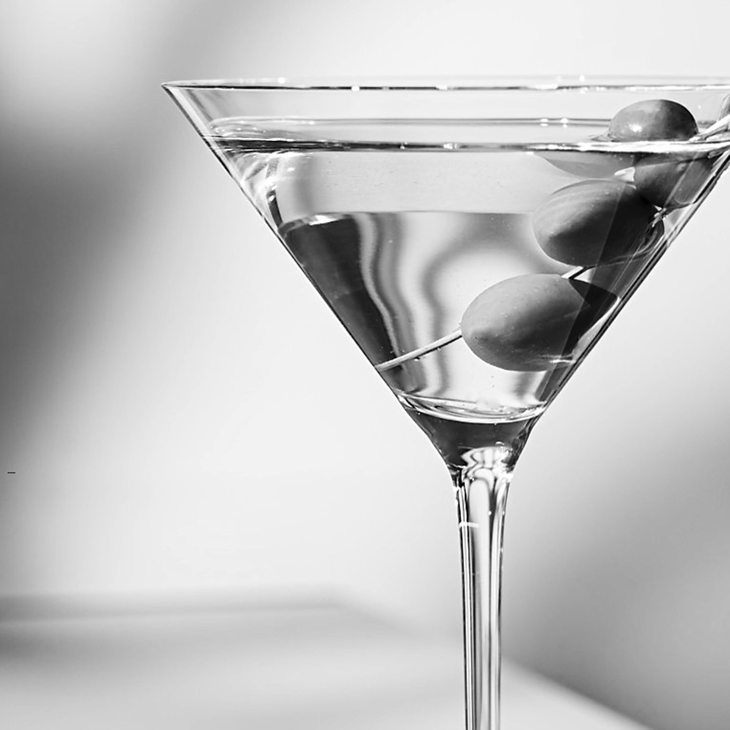 Vodka Martini vs Gin Martini: Classic Cocktail Contenders