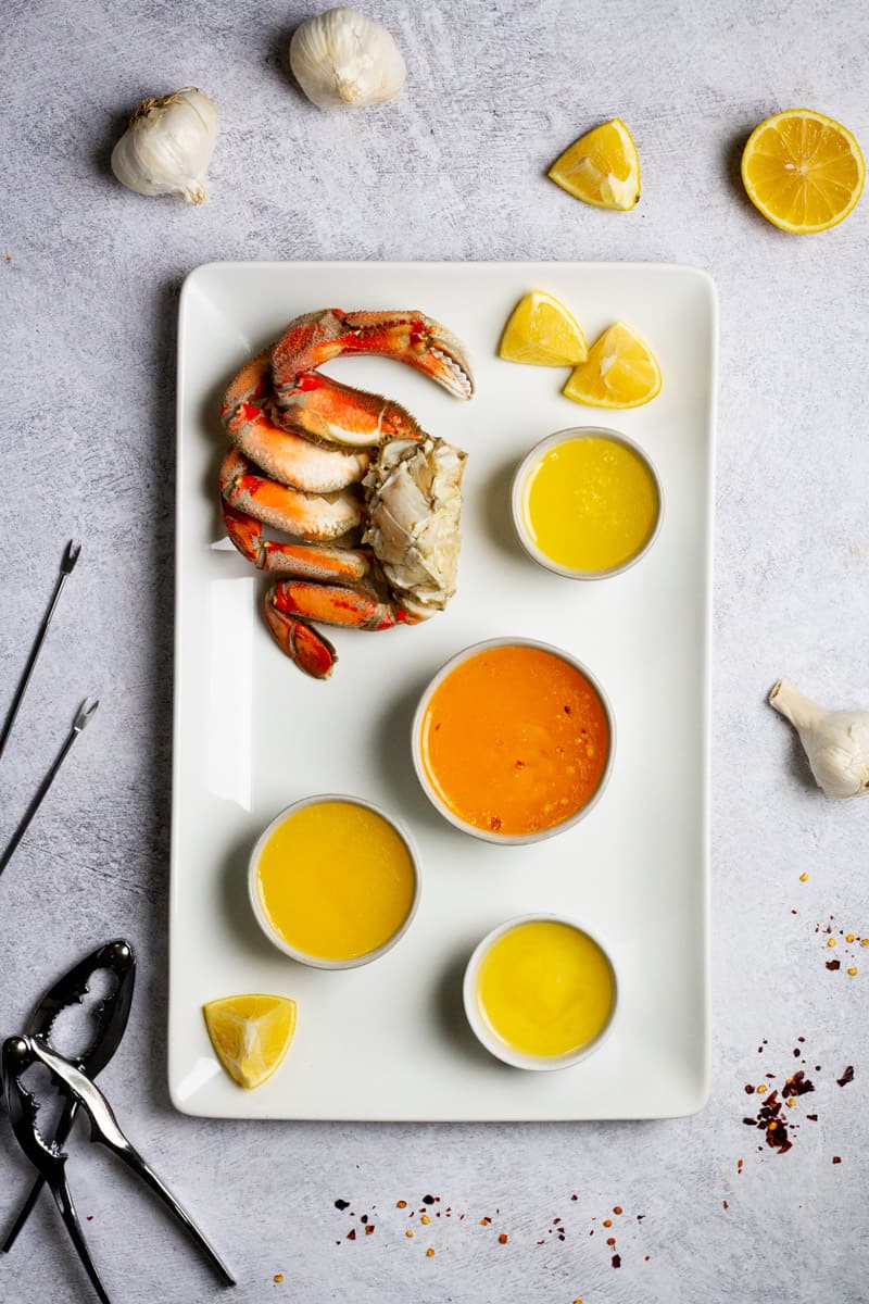 What Goes with Crab Legs: Perfect Pairings for Seafood Feasts