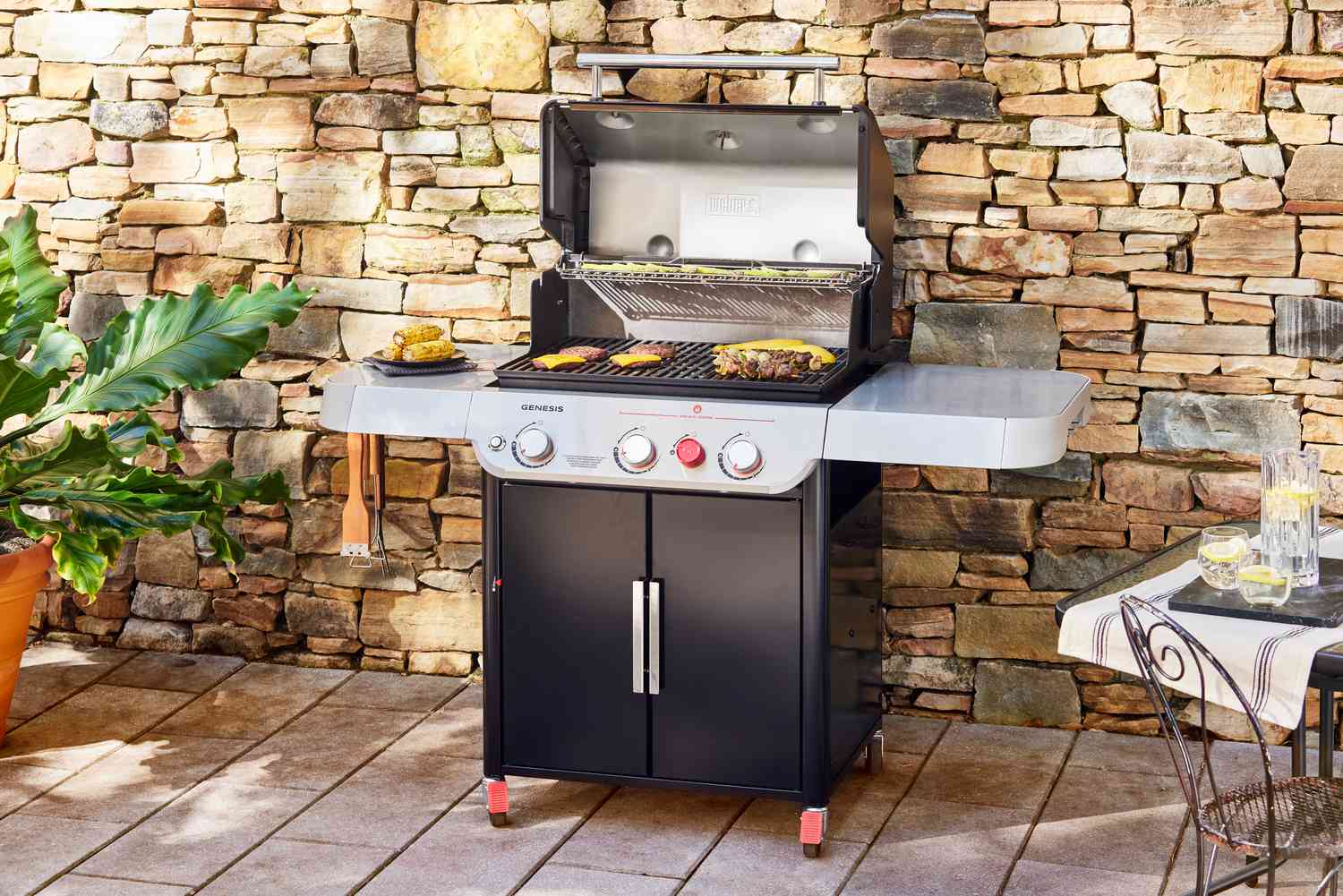 Natural Gas Grill vs Propane: Grilling with Different Fuels