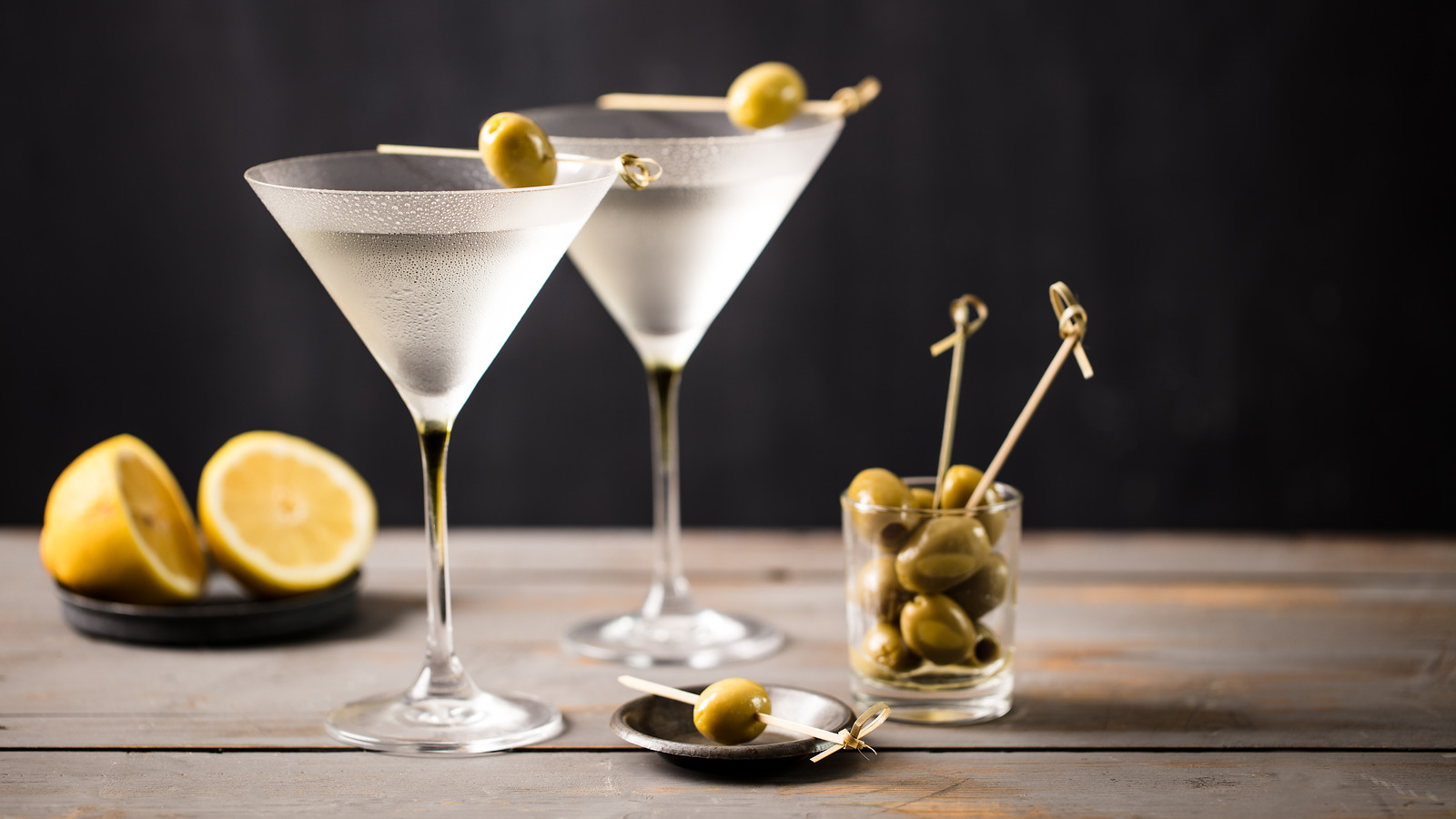 Vodka Martini vs Gin Martini: Classic Cocktail Contenders
